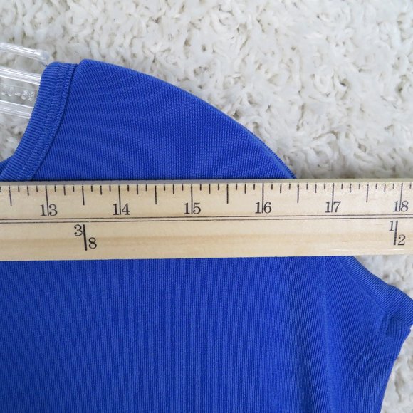 Chico's*Women's Sleeveless Key Hole Front Boat Neck Split Side Hem Blouse Size 2 - Picture 7 of 11